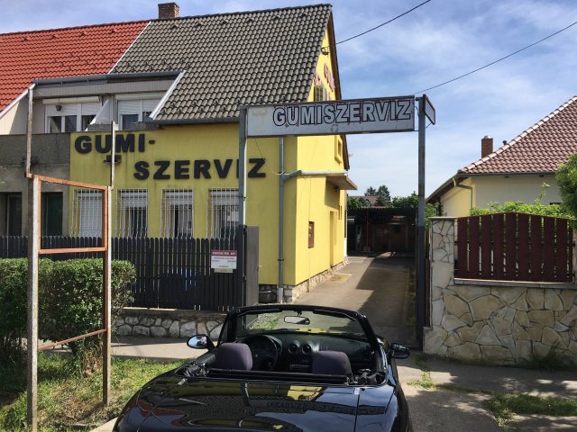 Eladó családi ház, Pécsett 89.9 M Ft, 3 szobás