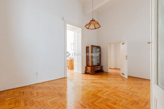 Eladó téglalakás, Budapesten, V. kerületben 215 M Ft, 3 szobás