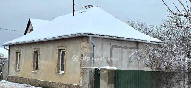 Eladó családi ház, Mikepércsen 114.9 M Ft, 2 szobás