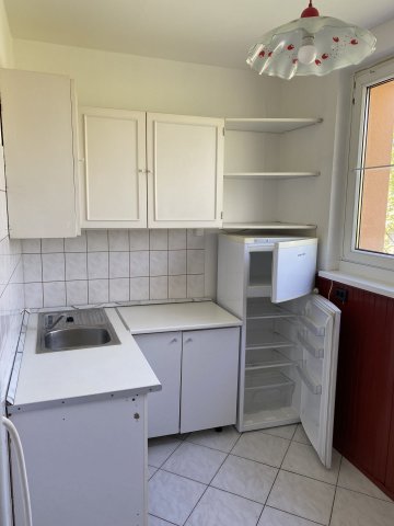 Kiadó panellakás, albérlet, Győrött 175 E Ft / hó, 2 szobás