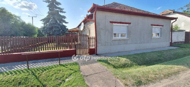 Eladó családi ház, Csengődön 26 M Ft, 2+1 szobás