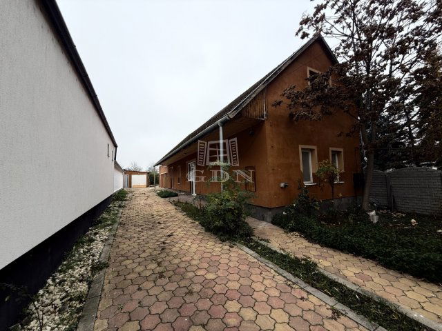 Eladó családi ház, Székesfehérvárott 74.9 M Ft, 5 szobás