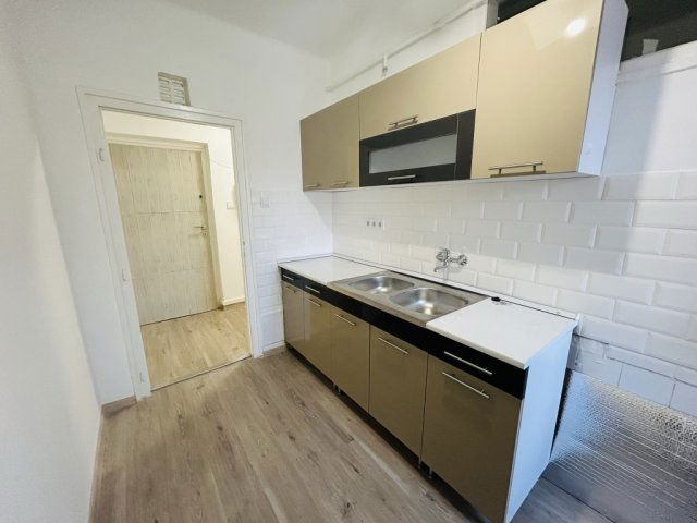 Eladó téglalakás, Nyíregyházán 36.5 M Ft, 1+1 szobás