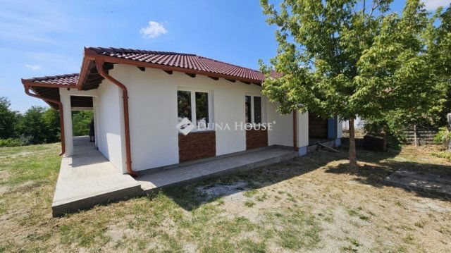 Eladó családi ház, Pálfán 39 M Ft, 3 szobás