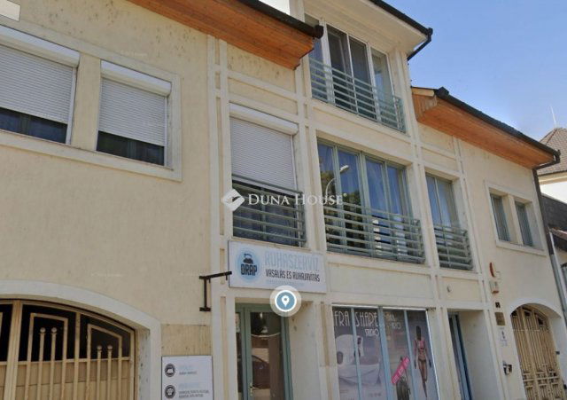 Kiadó téglalakás, albérlet, Pécsett 230 E Ft / hó, 3 szobás