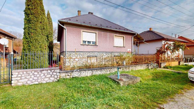 Eladó családi ház, Szögligeten 25 M Ft, 4 szobás