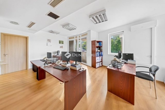 Eladó téglalakás, Budapesten, II. kerületben 350 M Ft, 4 szobás