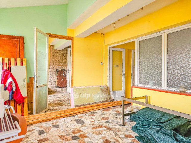 Eladó családi ház, Remeteszőlősön 83 M Ft, 4 szobás