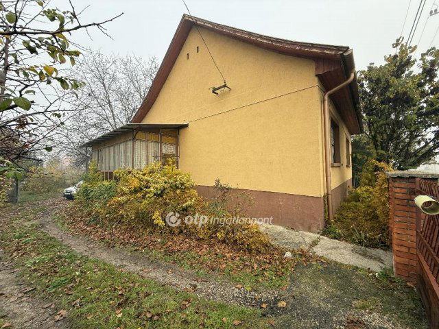Eladó családi ház, Székesfehérvárott 69.9 M Ft, 3+1 szobás