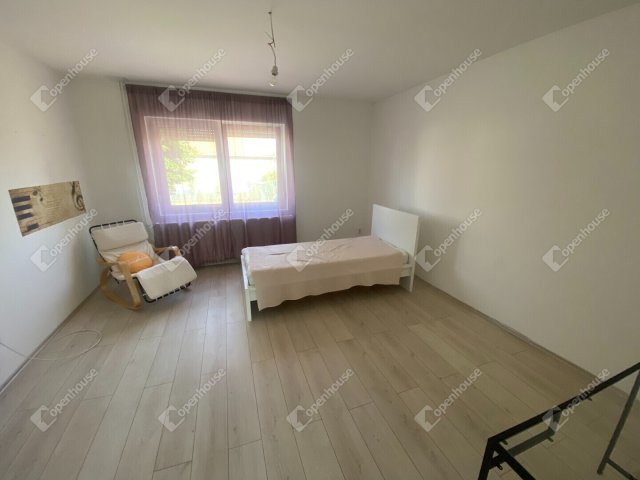 Eladó családi ház, Mosonmagyaróváron 85.9 M Ft, 4 szobás