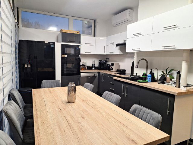 Eladó családi ház, Kecskeméten 134.2 M Ft, 5 szobás