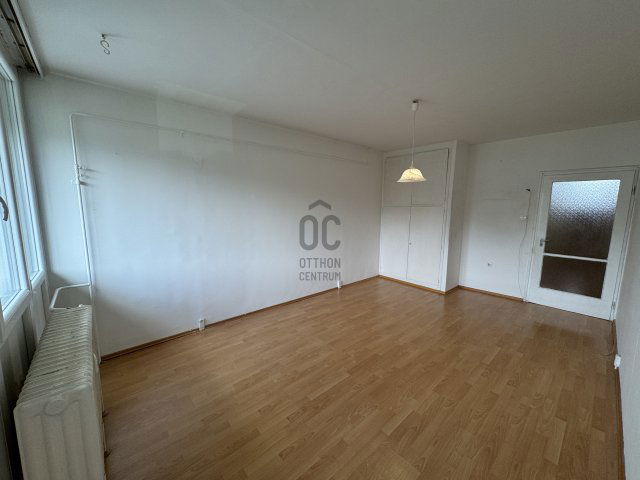 Eladó panellakás, Szekszárdon, Arany János utcában 24.9 M Ft