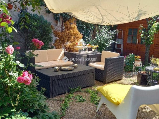 Eladó téglalakás, Veszprémben 99.9 M Ft, 3 szobás