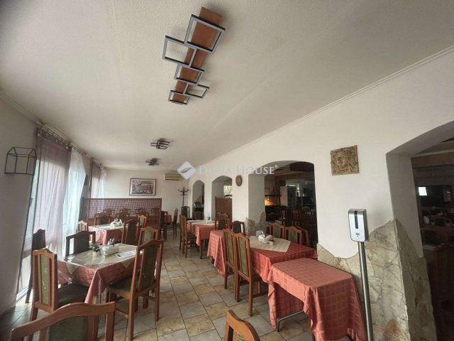 Eladó üzlethelyiség, Vecsésen 290 M Ft, 6 szobás