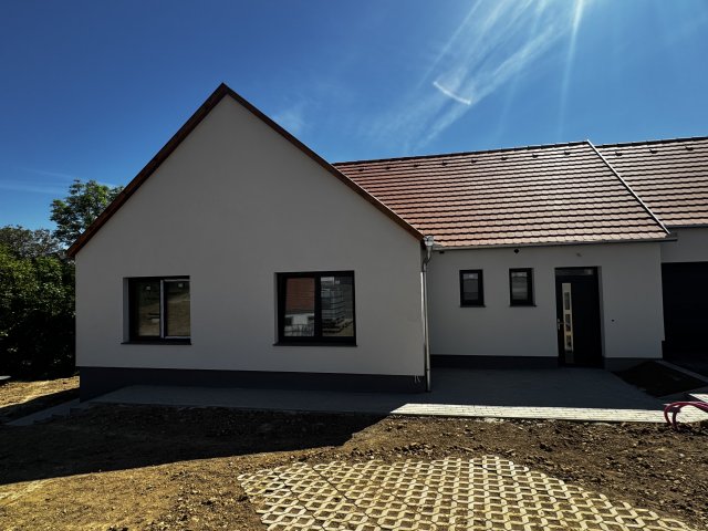 Eladó családi ház, Nagykozáron, Hunyadi utcában 109.9 M Ft