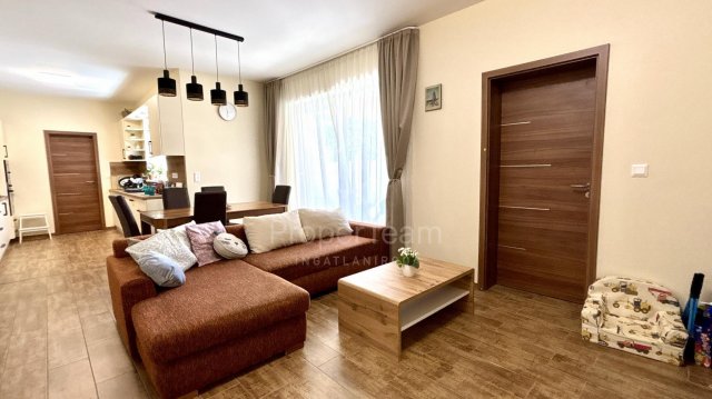 Eladó családi ház, Naszályon 119 M Ft, 4 szobás
