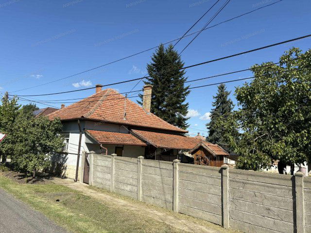 Eladó családi ház, Gyulán 38 M Ft, 3 szobás