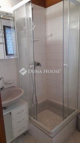 Eladó hotel, Balatonkenesén 42 M Ft, 3 szobás