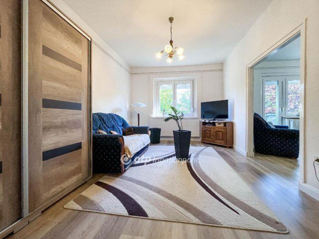 Eladó téglalakás, Győrött 75 M Ft, 2 szobás