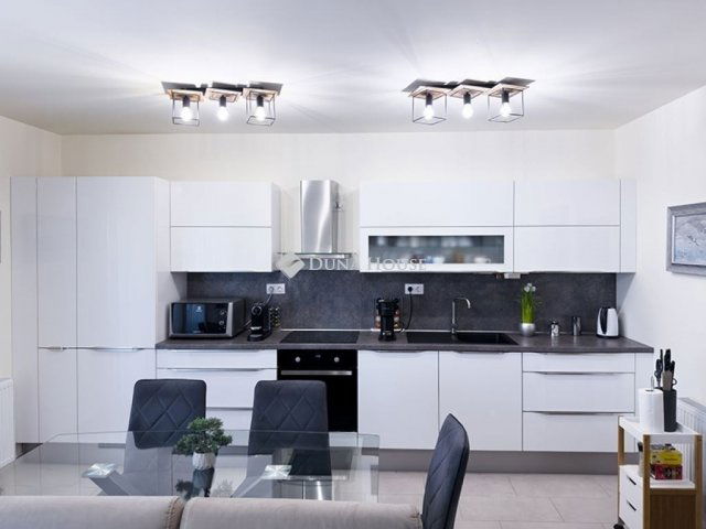 Eladó sorház, Fóton 142.9 M Ft, 5 szobás / költözzbe.hu