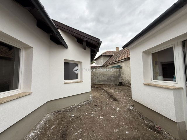 Eladó családi ház, Nyergesújfaluban 86.9 M Ft, 4 szobás