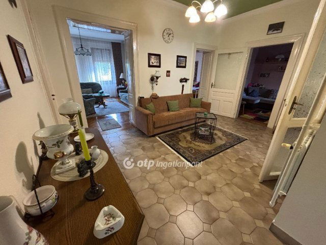 Eladó családi ház, Nyíregyházán 95 M Ft, 4+1 szobás