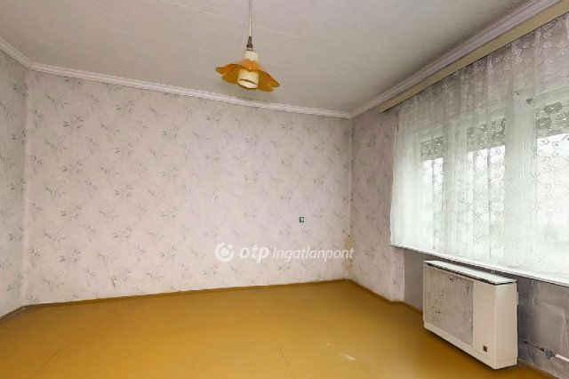Eladó családi ház, Makláron 34.9 M Ft, 2 szobás