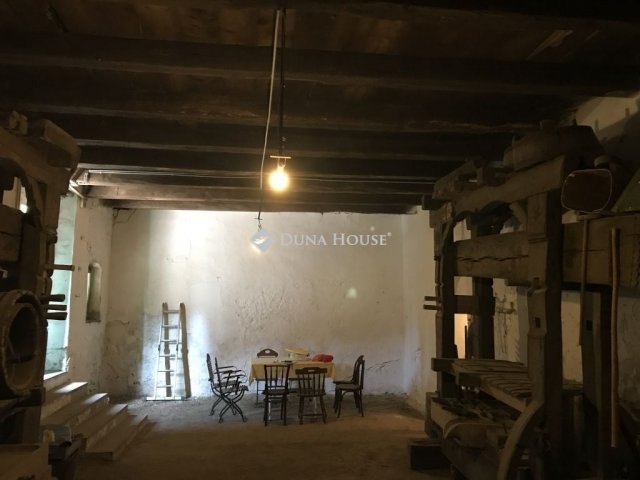 Eladó családi ház, Móron 15.9 M Ft, 1 szobás