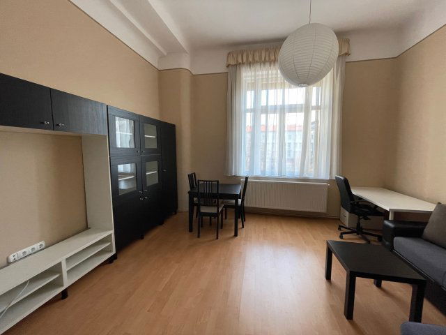 Kiadó téglalakás, albérlet, V. kerületben, Bank utcában