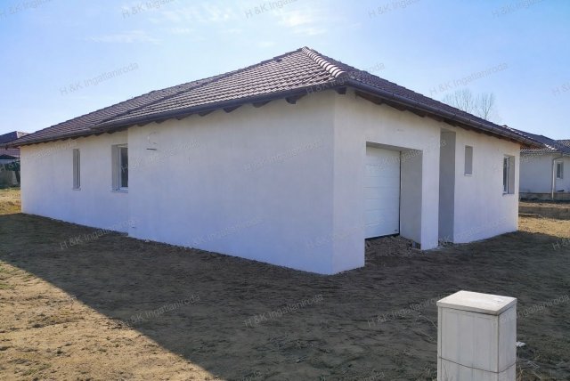 Eladó családi ház, Vácrátóton 149.9 M Ft, 5 szobás