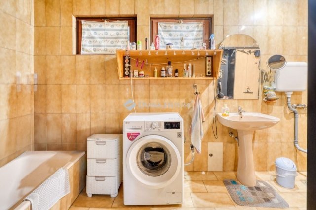 Eladó családi ház, Budapesten, XI. kerületben 146 M Ft, 4 szobás