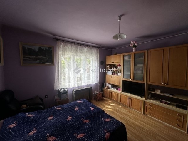 Eladó ikerház, Pécsett 75 M Ft, 3 szobás / költözzbe.hu