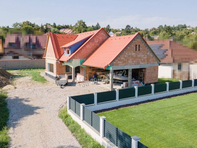 Eladó családi ház, Verőcén 239 M Ft, 7 szobás