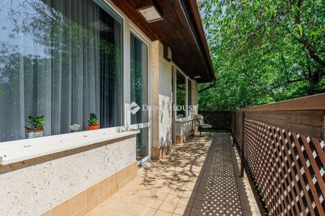 Eladó ikerház, Budapesten, II. kerületben 199 M Ft, 6 szobás