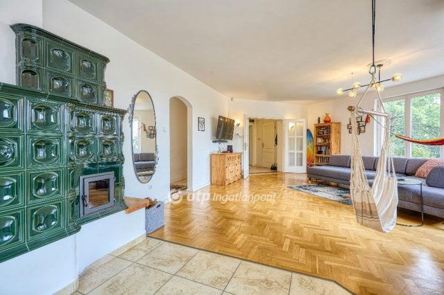 Eladó téglalakás, Sopronban 144.9 M Ft, 7+1 szobás