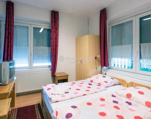 Eladó nyaraló, Fonyódon 512 M Ft, 11 szobás