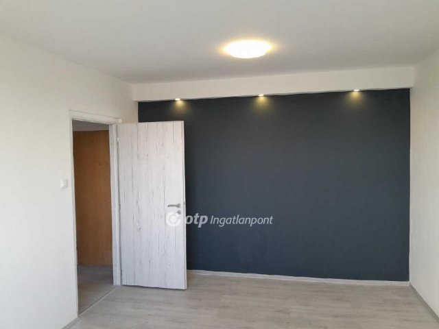 Eladó panellakás, Budapesten, XV. kerületben 49.9 M Ft