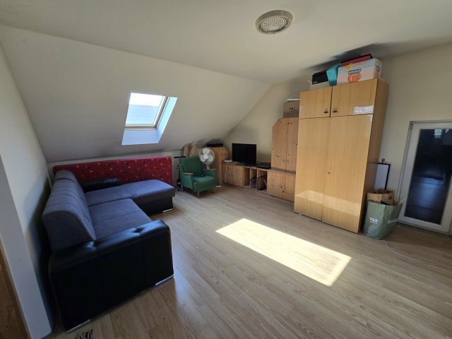 Eladó családi ház, Lébényben 56 M Ft, 4 szobás