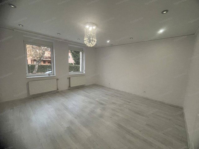 Eladó ikerház, Nyíregyházán 85 M Ft, 4 szobás