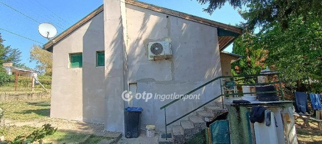 Eladó nyaraló, Dunaszekcsőn 11 M Ft, 1 szobás