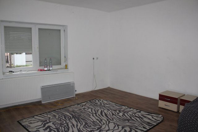 Eladó családi ház, Kapuváron 36.5 M Ft, 2 szobás