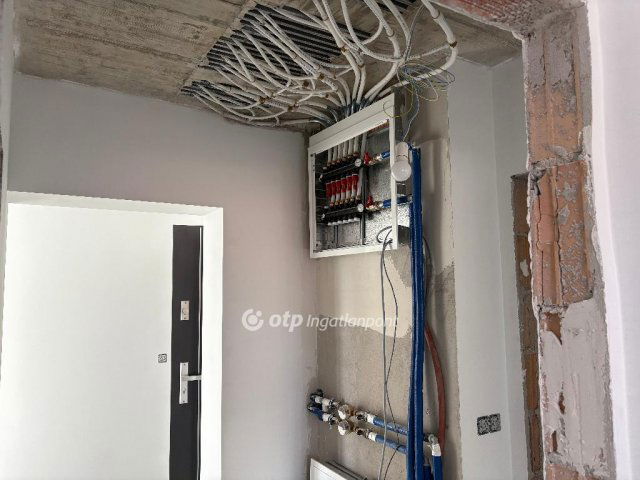 Eladó téglalakás, Balatonakarattyán 136.9 M Ft, 4 szobás