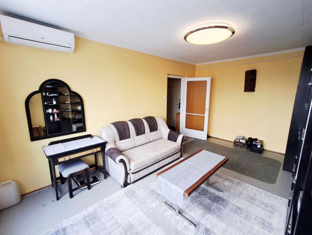 Eladó panellakás, Tatabányán 39.9 M Ft, 2 szobás