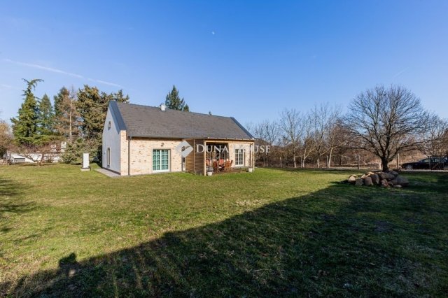 Eladó családi ház, Badacsonytomajon 285 M Ft, 4 szobás