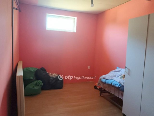Eladó családi ház, Mezőtúron 18.5 M Ft, 2 szobás