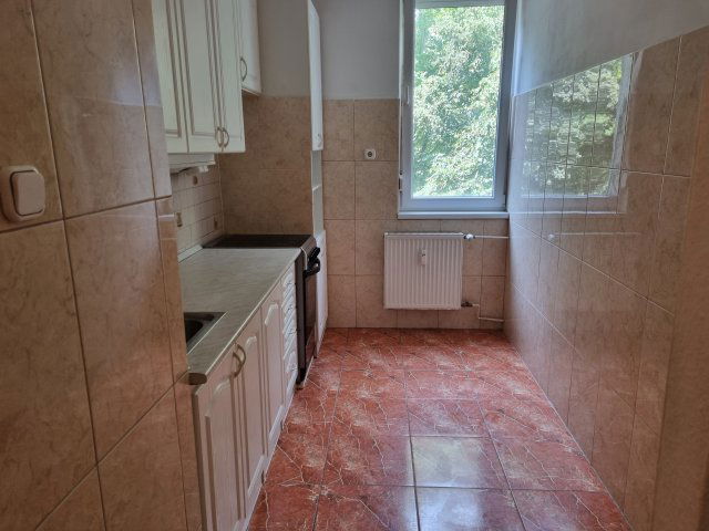 Kiadó téglalakás, albérlet, Tatabányán 175 E Ft / hó