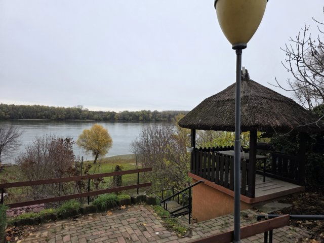 Eladó családi ház, Kulcson 69.999 M Ft, 2+1 szobás