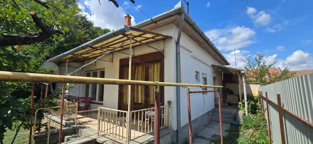 Eladó családi ház, Kunszentmártonban 23.5 M Ft, 3 szobás