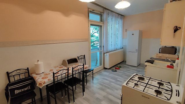 Eladó téglalakás, Békésen 21 M Ft, 3 szobás