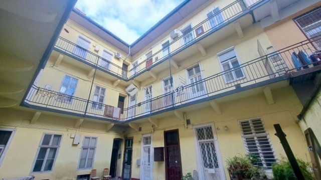 Eladó téglalakás, Budapesten, VII. kerületben 48 M Ft, 1 szobás